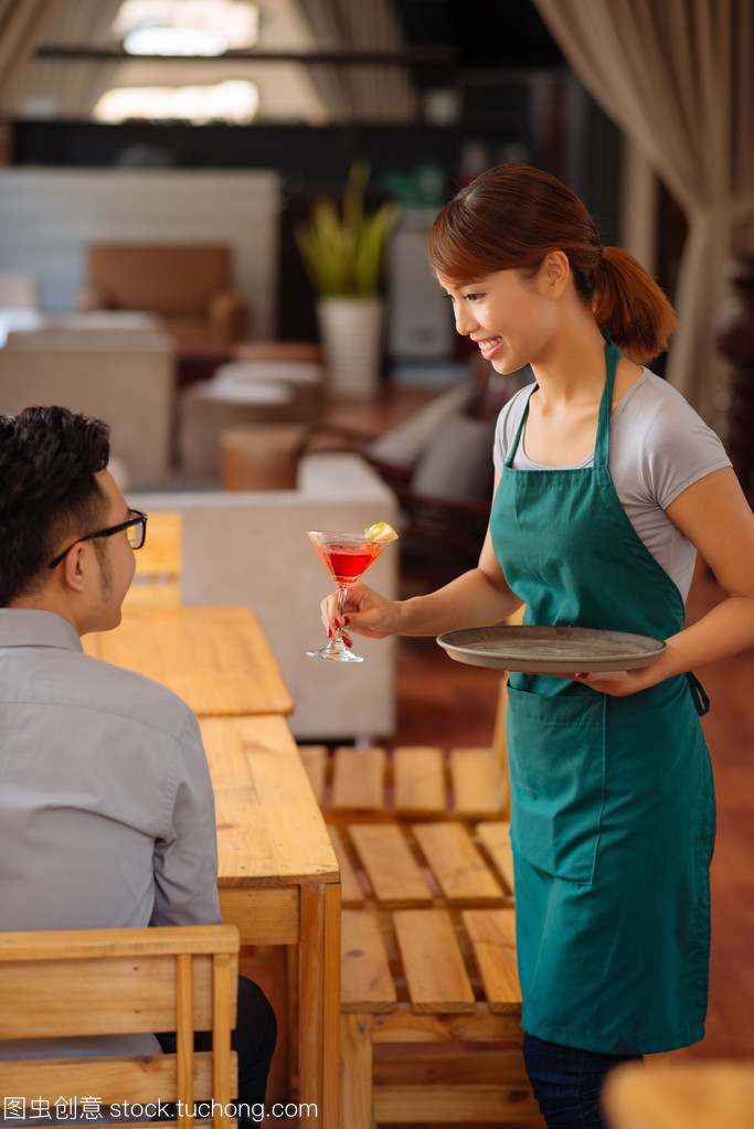 優(yōu)質(zhì)餐飲服務(wù) 從點(diǎn)餐到配送的全程體驗(yàn)